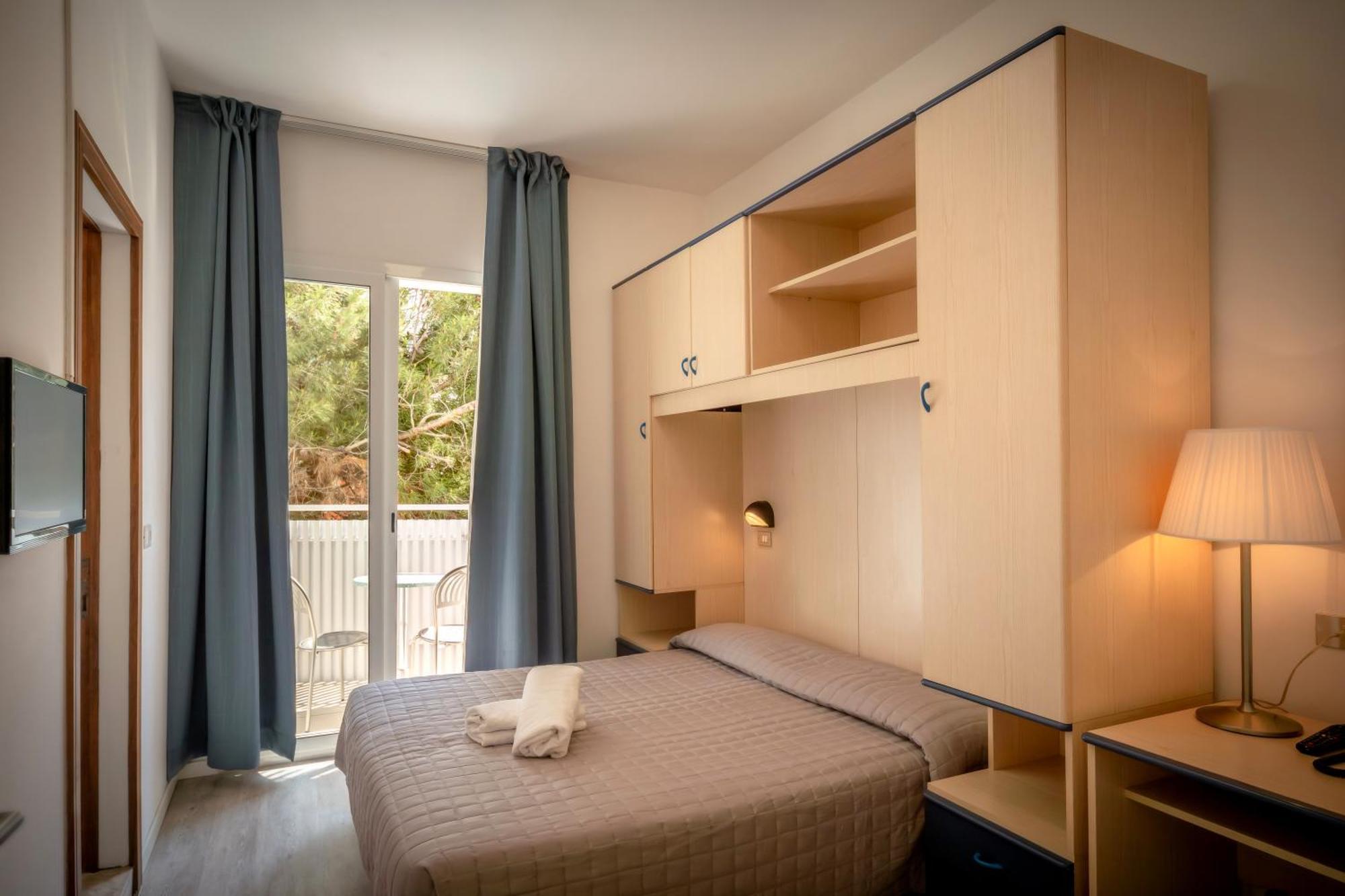 Hotel Firenze Caorle Exterior foto