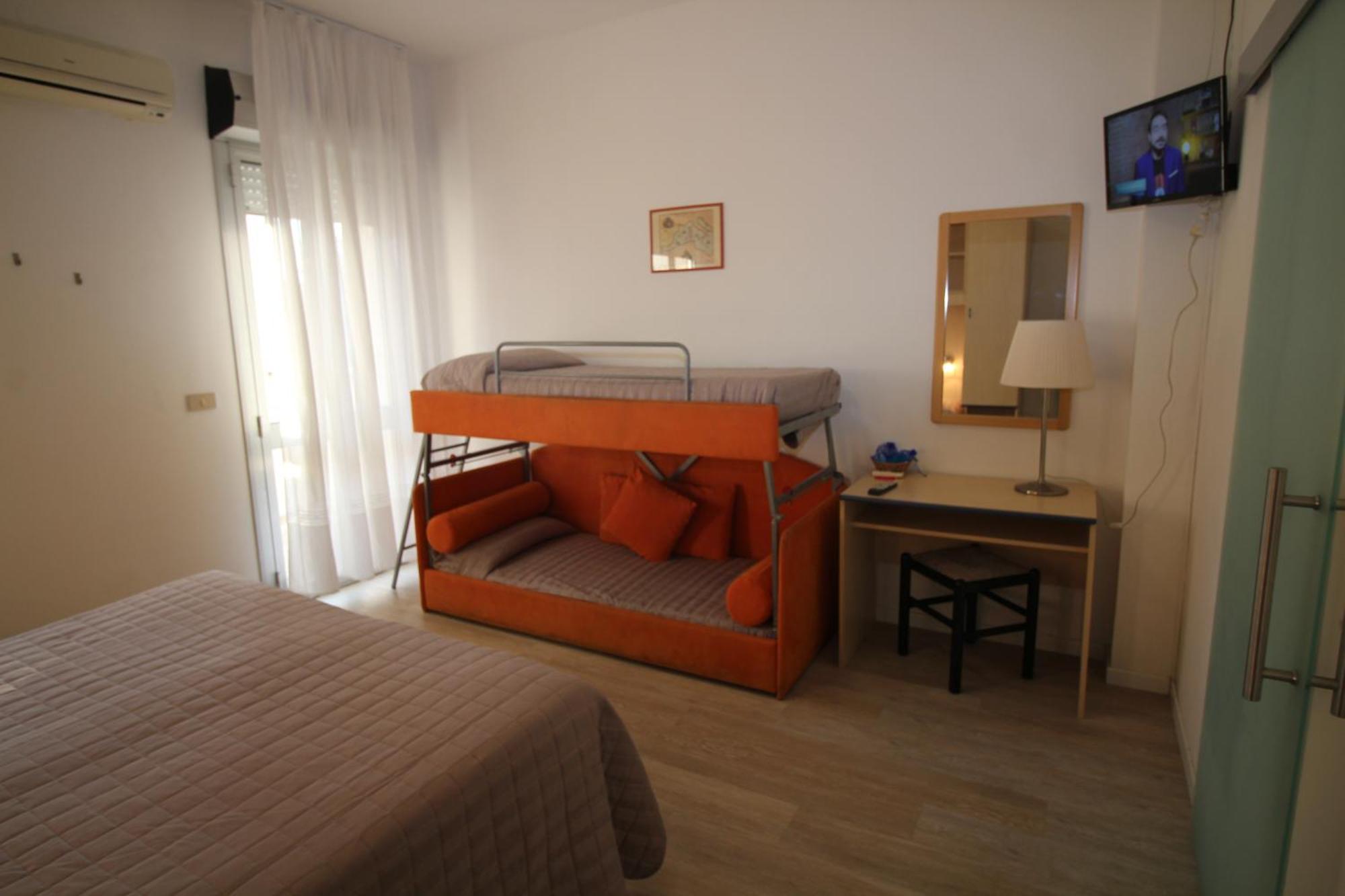 Hotel Firenze Caorle Exterior foto