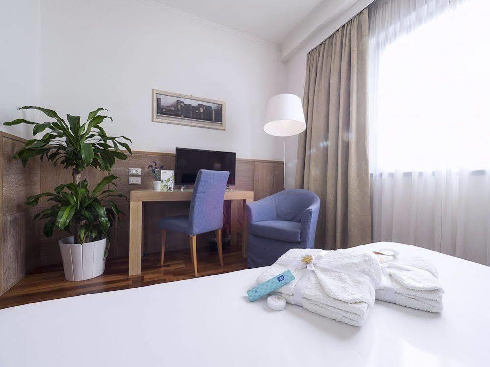 Hotel Firenze Caorle Exterior foto