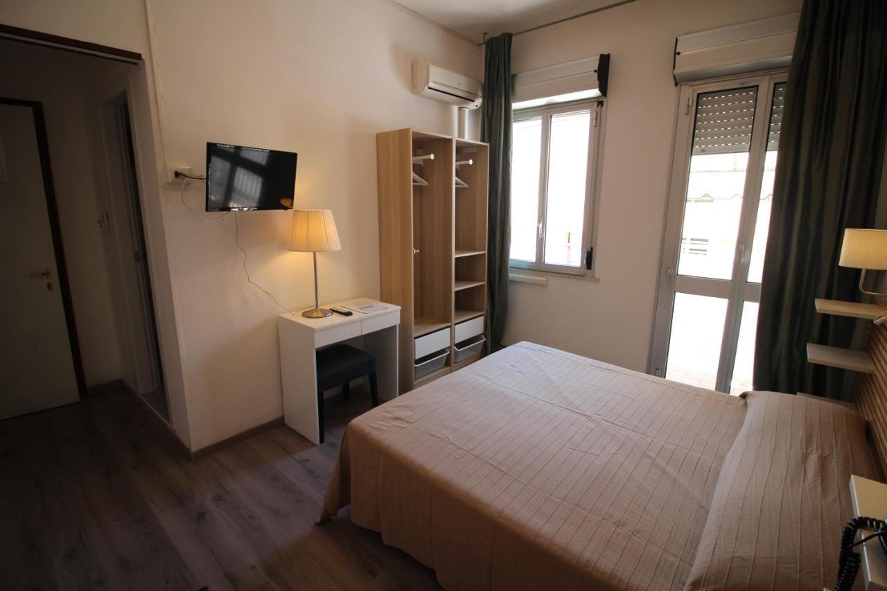 Hotel Firenze Caorle Exterior foto