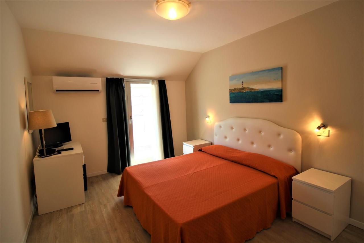 Hotel Firenze Caorle Exterior foto